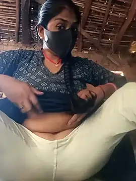 Snapshot of haymona chatting on 8, 10, 2025 haymona online show from 8, 10, 2025