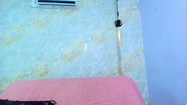 Mia candy 0 online show from 16, 12, 2025