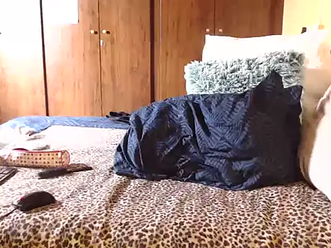 LONGBLKCLIT36 online show from 11, 4, 2026