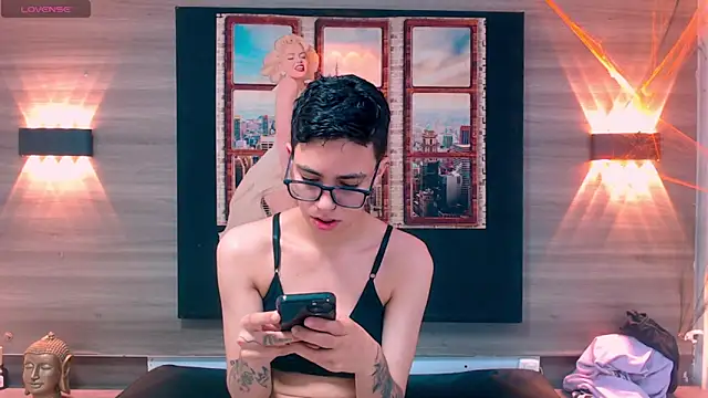 Cutie Shy  online show from 18, 10, 2025