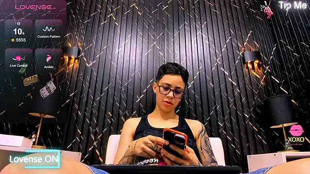 Cutie Shy  online show from 2, 12, 2025