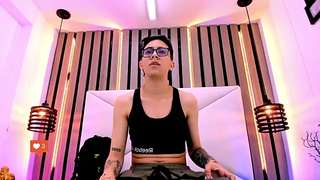 Cutie Shy  online show from 21, 11, 2025