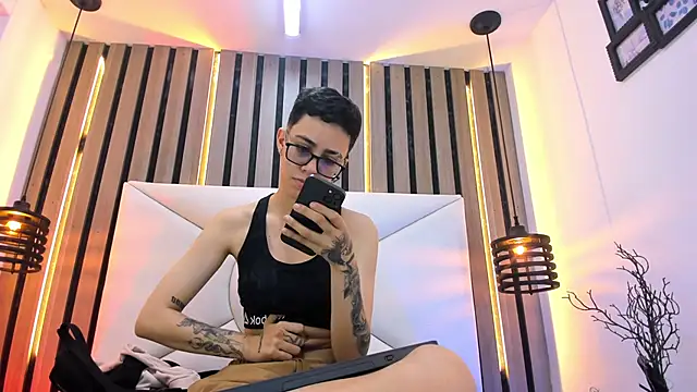 Cutie Shy  online show from 3, 11, 2025