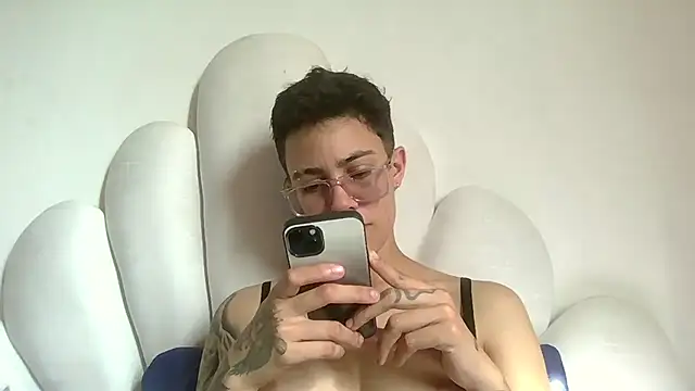 Cutie Shy  online show from 6, 7, 2026