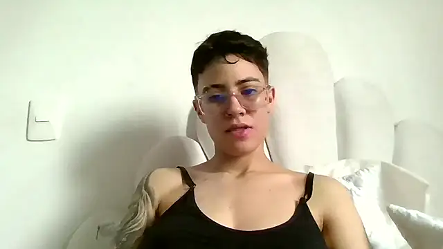 Cutie Shy  online show from 9, 7, 2026