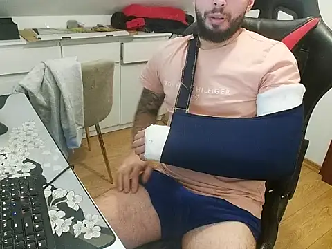 Snapshot of prezydentcam chatting on 10, 10, 2025 prezydentcam online show from 10, 10, 2025