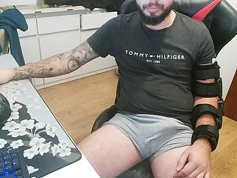 Snapshot of prezydentcam chatting on 22, 10, 2025 prezydentcam online show from 22, 10, 2025