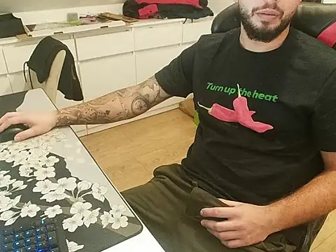 Snapshot of prezydentcam chatting on 22, 9, 2025 prezydentcam online show from 22, 9, 2025