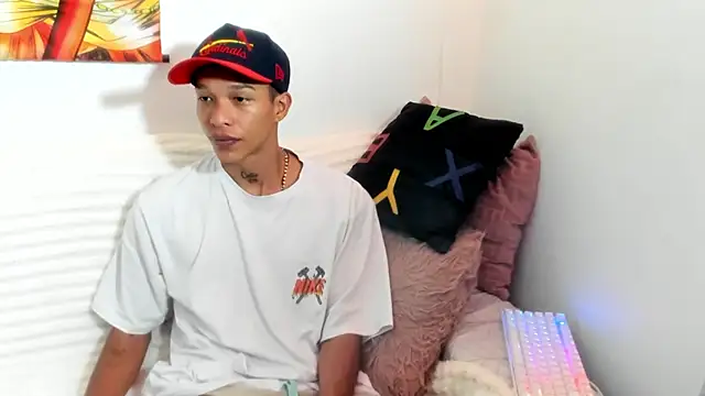 Snapshot of TommyGun_22 chatting on 29, 10, 2025 TommyGun 22 online show from 29, 10, 2025