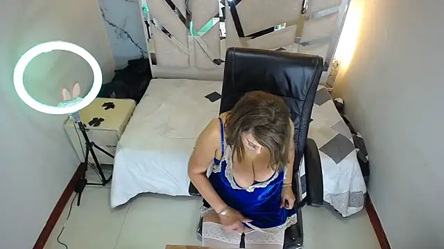 Salome Milf202 online show from 18, 4, 2026