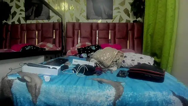 Kazsandraa online show from 8, 11, 2025