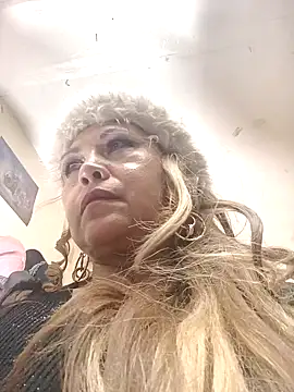 Kazsandraa online show from 8, 3, 2026