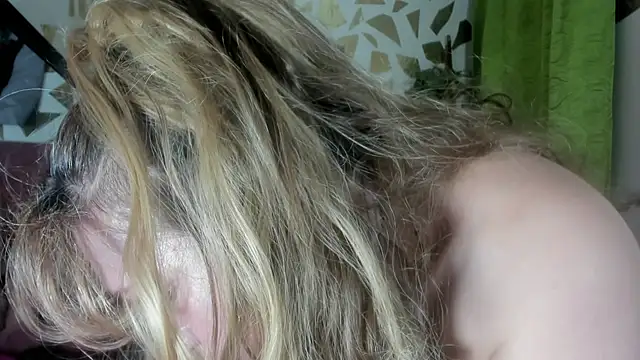 Kazsandraa online show from 14, 12, 2025