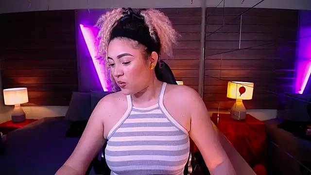 Kateryn  online show from 8, 3, 2025