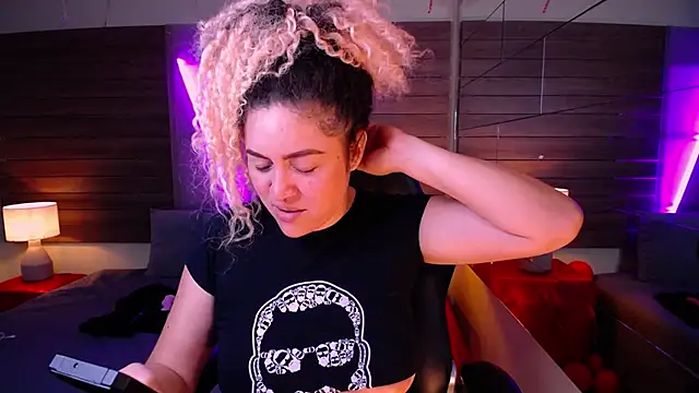 Kateryn  online show from 6, 3, 2025