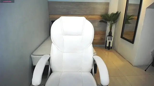 liseth fox online show from 8, 3, 2025