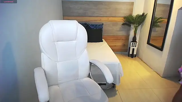 liseth fox online show from 28, 2, 2025