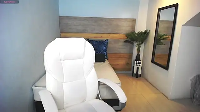 liseth fox online show from 5, 3, 2025