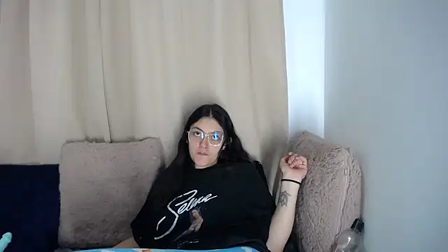 lessliee22  online show from 3, 4, 2026