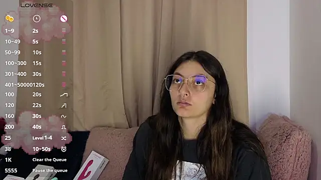 Snapshot of lessliee22_ chatting on 27, 4, 2026 lessliee22 online show from 27, 4, 2026