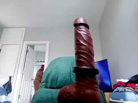 Snapshot of ChiRaqb8 chatting on 4, 10, 2025 ChiRaqb8 online show from 4, 10, 2025