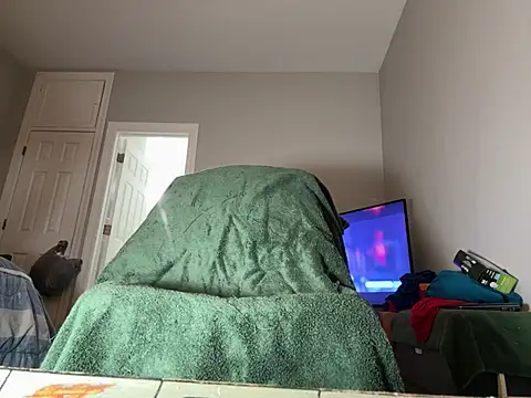 ChiRaqb8 online show from 8, 4, 2026