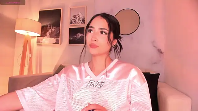 lara madisson online show from 13, 7, 2026