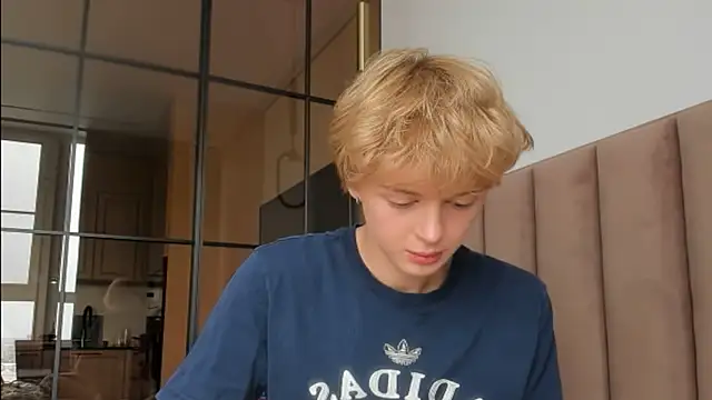 agelandreww online show from 18, 4, 2026