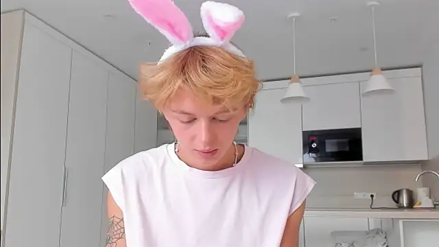 agelandreww online show from 4, 4, 2026