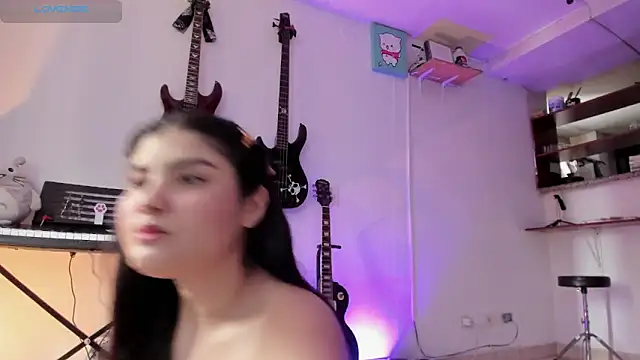 lilpervertgirl online show from 3, 12, 2024