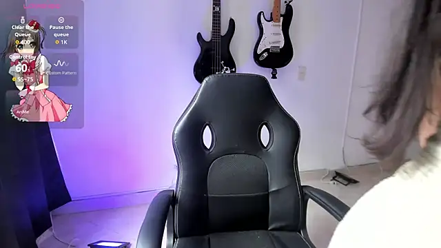 lilpervertgirl online show from 11, 4, 2026