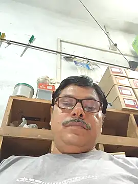 Snapshot of Srmotrs chatting on 5, 6, 2026 Srmotrs online show from 5, 6, 2026