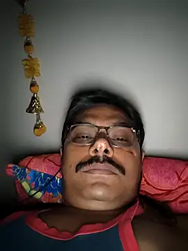 Snapshot of Srmotrs chatting on 29, 4, 2026 Srmotrs online show from 29, 4, 2026