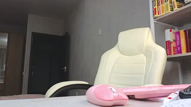 Marietta Castro online show from 4, 11, 2025