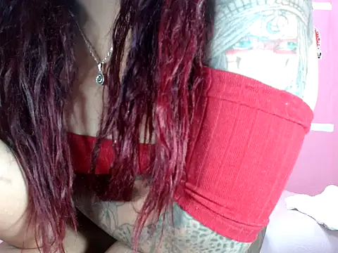 escarlett hott online show from 29, 10, 2025