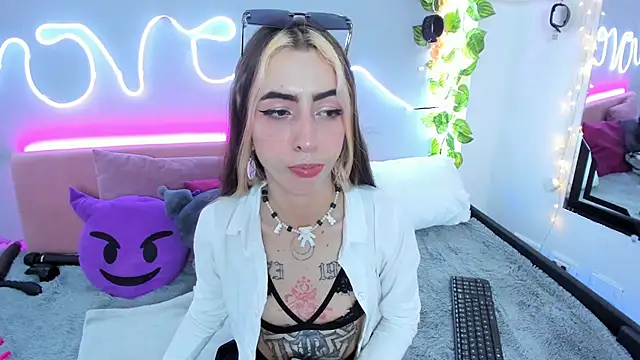 Snapshot of YouliteSllut2 chatting on 20, 2, 2025 YouliteSllut2 online show from 20, 2, 2025