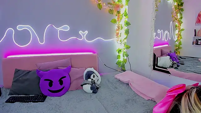 Snapshot of YouliteSllut2 chatting on 29, 12, 2024 YouliteSllut2 online show from 29, 12, 2024