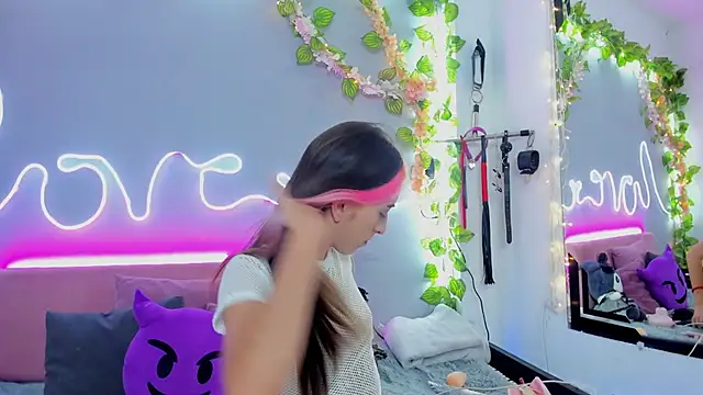 Snapshot of YouliteSllut2 chatting on 11, 1, 2025 YouliteSllut2 online show from 11, 1, 2025