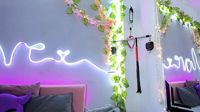 Snapshot of YouliteSllut2 chatting on 10, 2, 2025 YouliteSllut2 online show from 10, 2, 2025