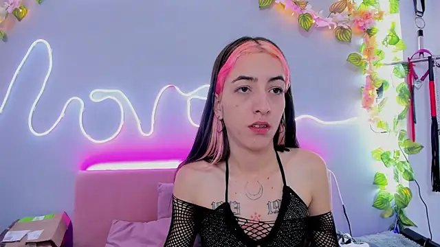 Snapshot of YouliteSllut2 chatting on 19, 1, 2025 YouliteSllut2 online show from 19, 1, 2025