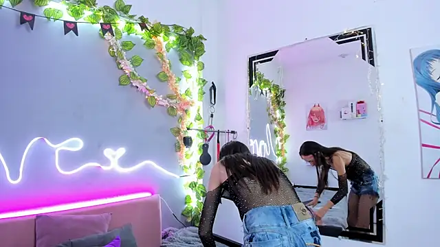 Snapshot of YouliteSllut2 chatting on 6, 2, 2025 YouliteSllut2 online show from 6, 2, 2025