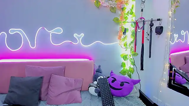 Snapshot of YouliteSllut2 chatting on 12, 1, 2025 YouliteSllut2 online show from 12, 1, 2025