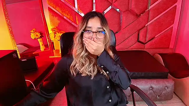 Snapshot of Olivia_Fox69 chatting on 10, 11, 2025 Olivia Fox69 online show from 10, 11, 2025