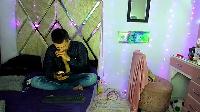 parejacaliente20154 online show from 28, 11, 2025