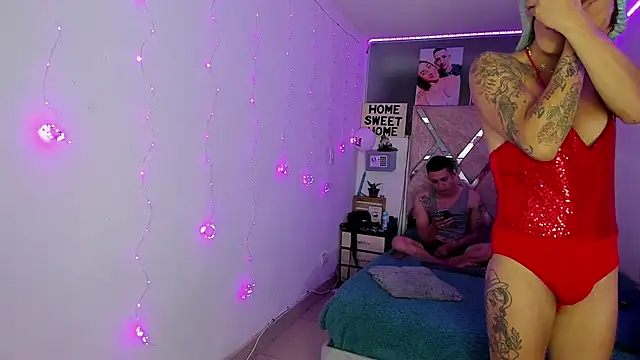 parejacaliente20154 online show from 24, 2, 2026