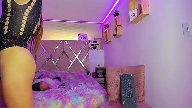 parejacaliente20154 online show from 30, 3, 2026