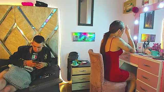 parejacaliente20154 online show from 14, 11, 2025