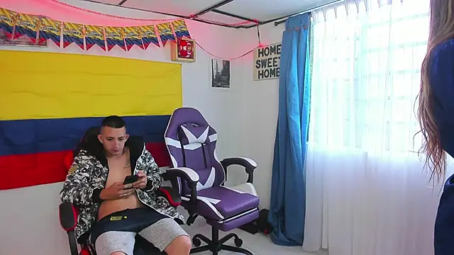 Snapshot of parejacaliente20154 chatting on 9, 6, 2026 parejacaliente20154 online show from 9, 6, 2026