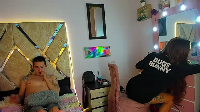 parejacaliente20154 online show from 22, 10, 2025