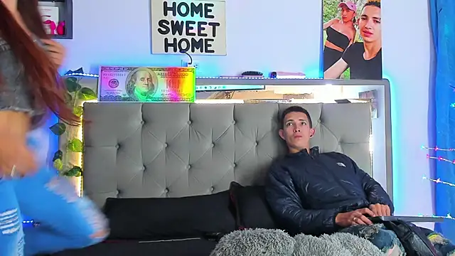 parejacaliente20154 online show from 12, 10, 2025